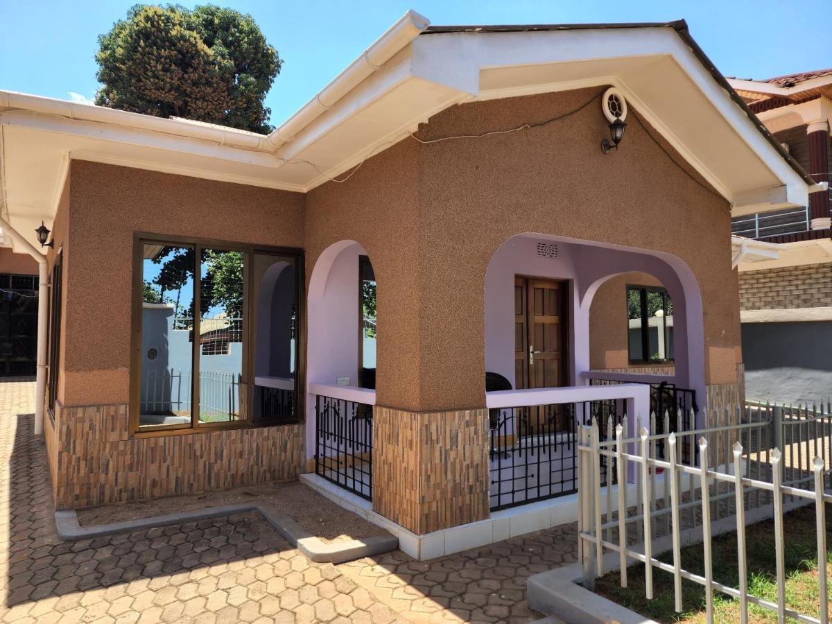 Abby'S Homestay Moshi Exterior photo